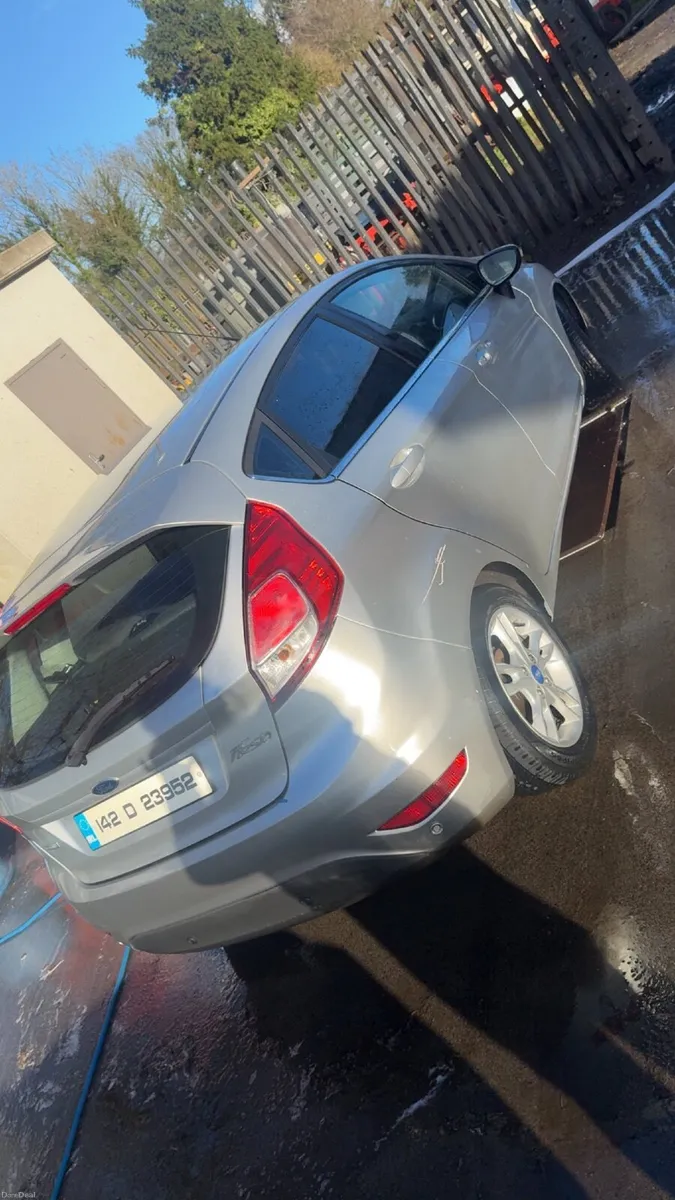 Ford Fiesta 2014 - Image 2