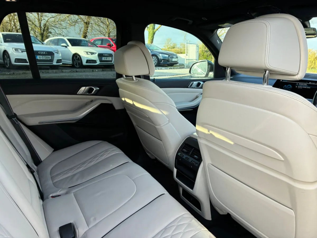 BMW X5 M PERFORMANCE XDRIVE M SPORT PRO 45E *SKY L - Image 6
