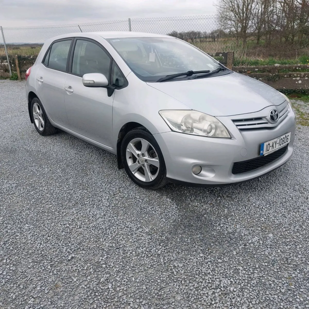 2010 toyota Auris 1.4 petrol nct 1/27 €2350 - Image 3