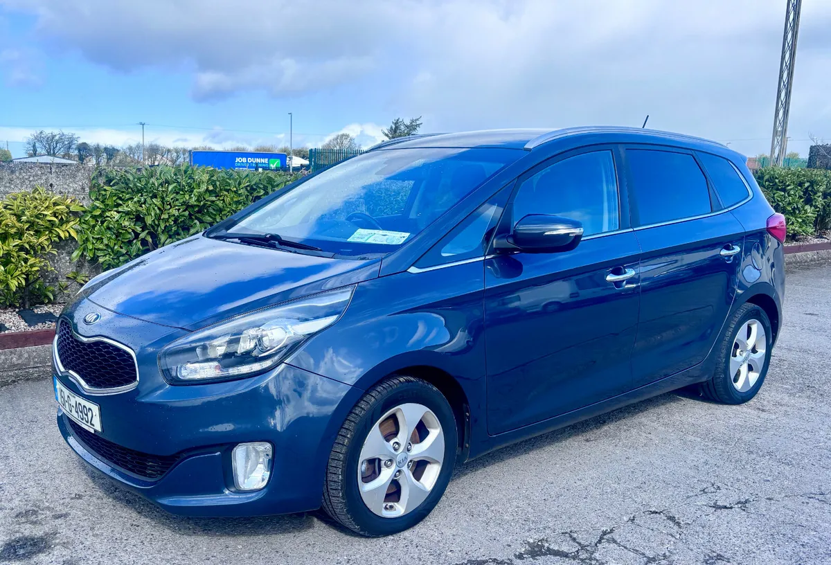 2015 Kia Carens  7 SEATER - Image 2