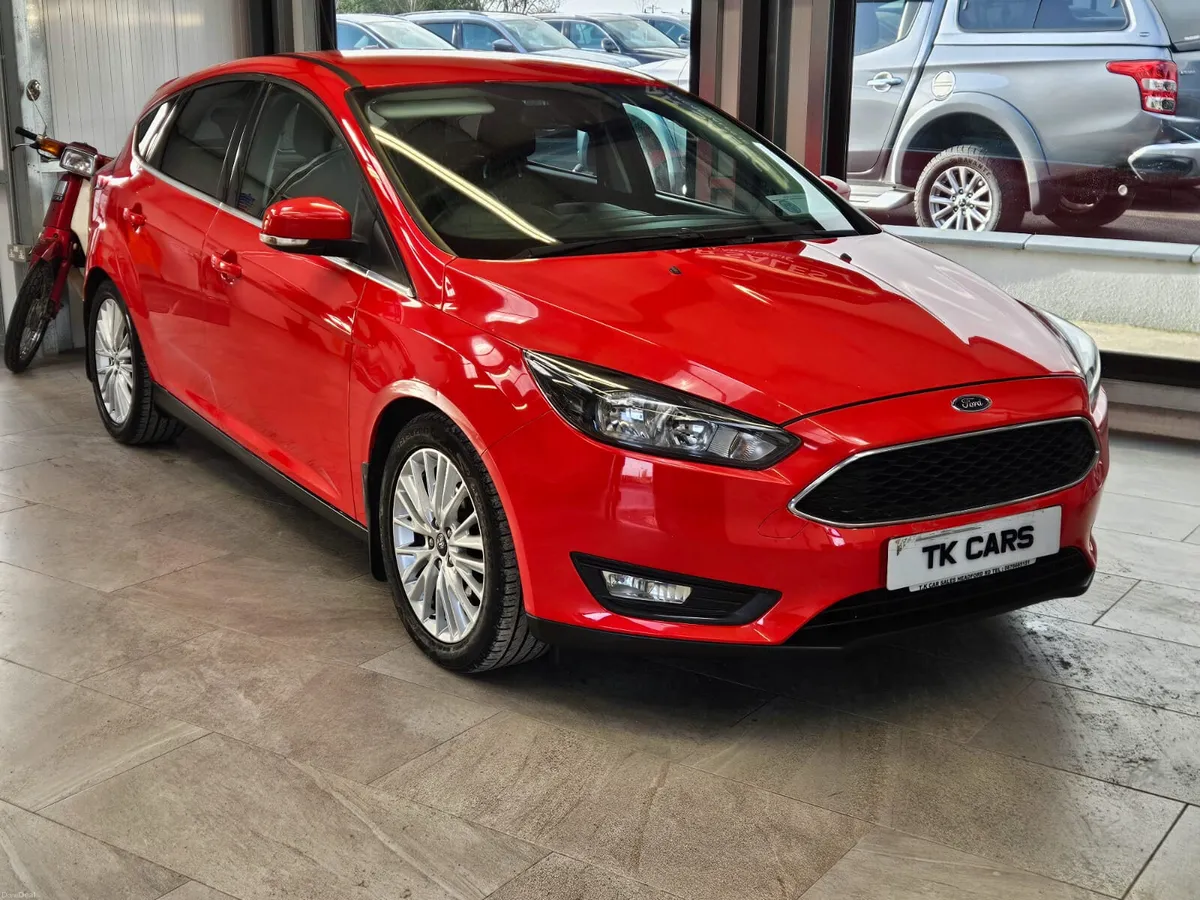 16 FORD FOCUS ZETEC DIESEL - Image 1