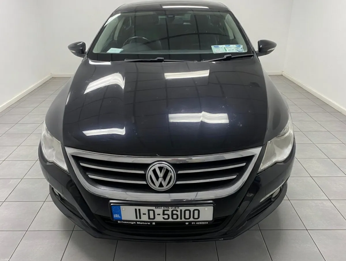 Volkswagen Passat 2011 - Image 2
