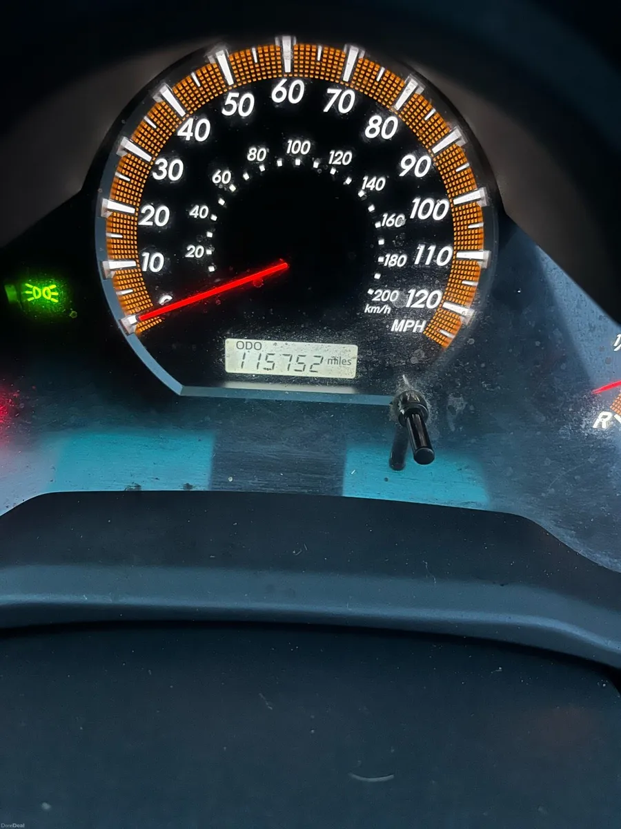 Toyota Hilux invincible D 4X4 - Image 4