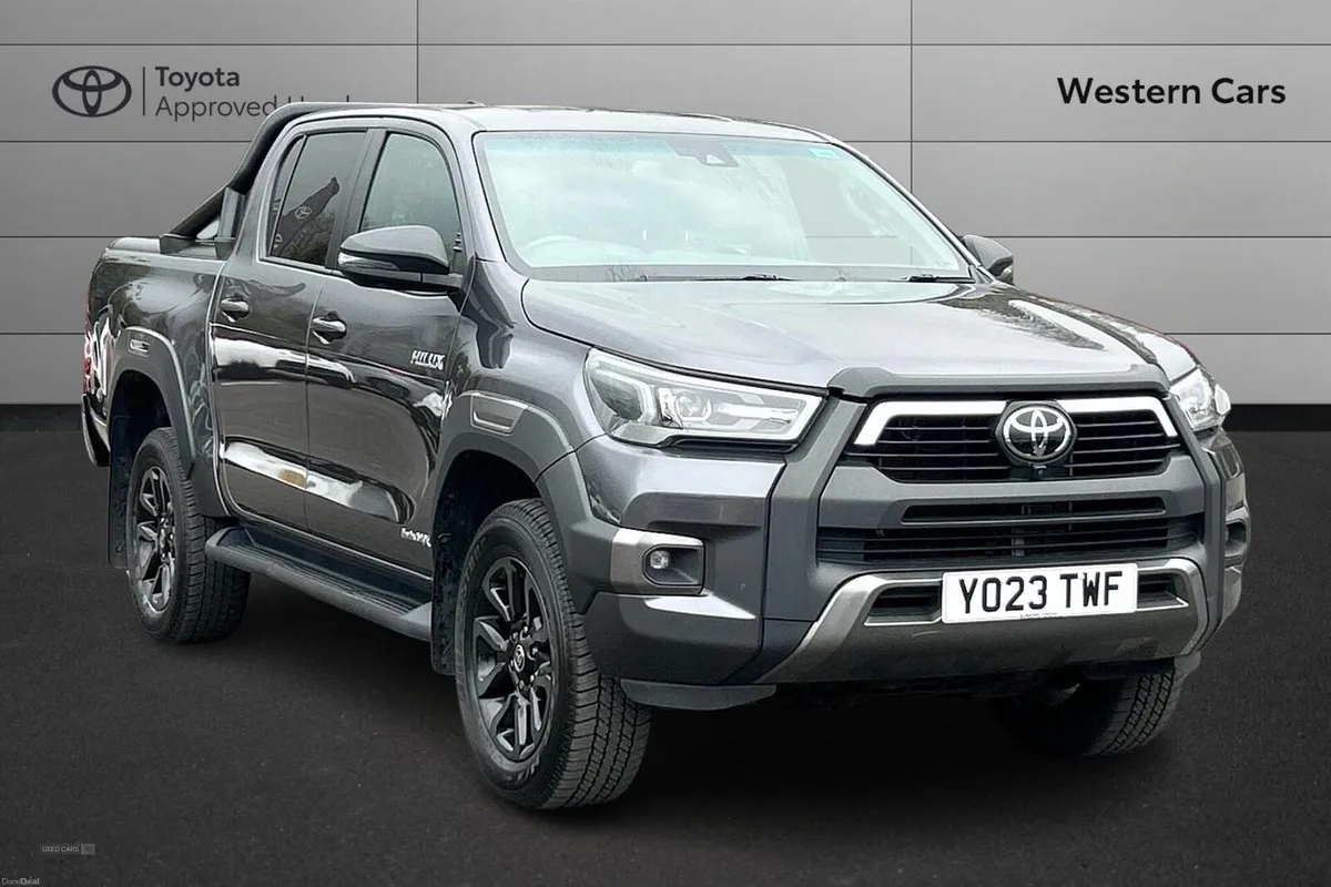 Toyota Hilux 2.8 D-4D Invincible X Auto 4WD Euro 6 - Image 1