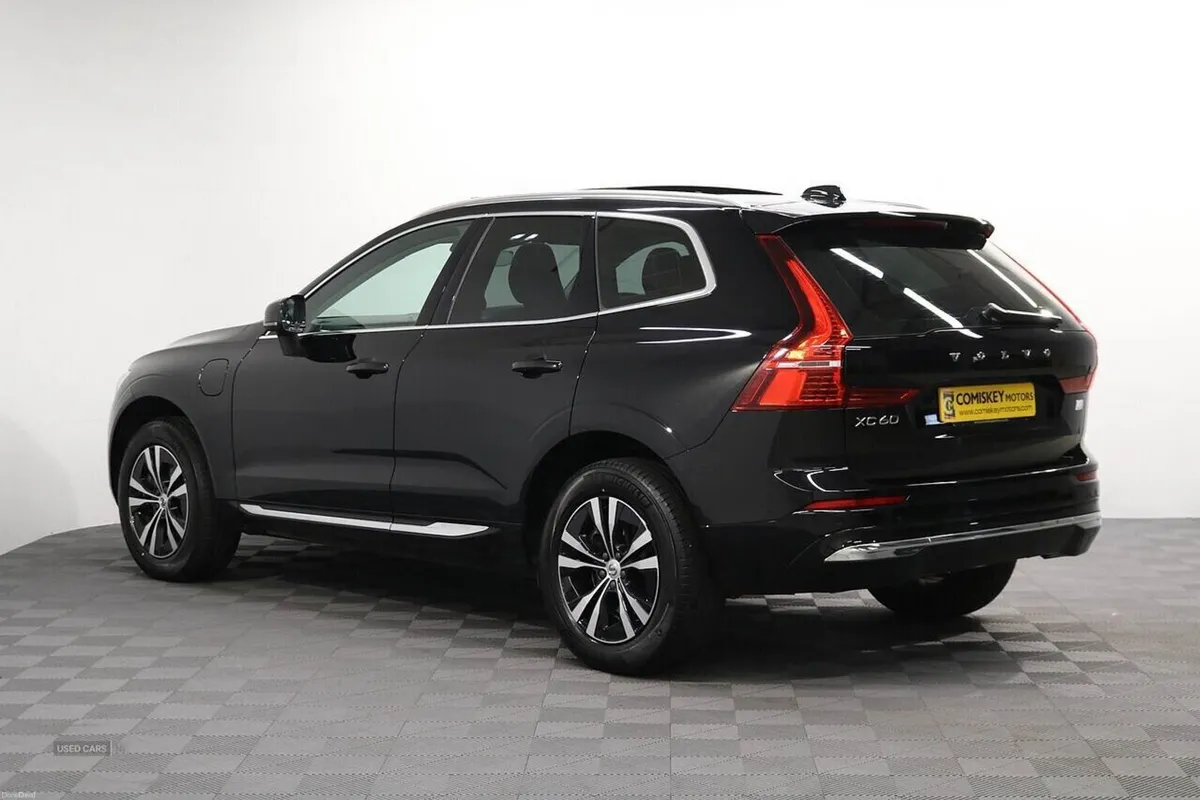 Volvo XC60 h T6 Core - Image 4