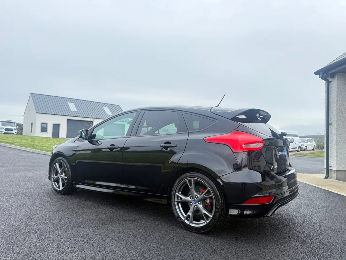 181 Ford Focus ST Line X - Image 4
