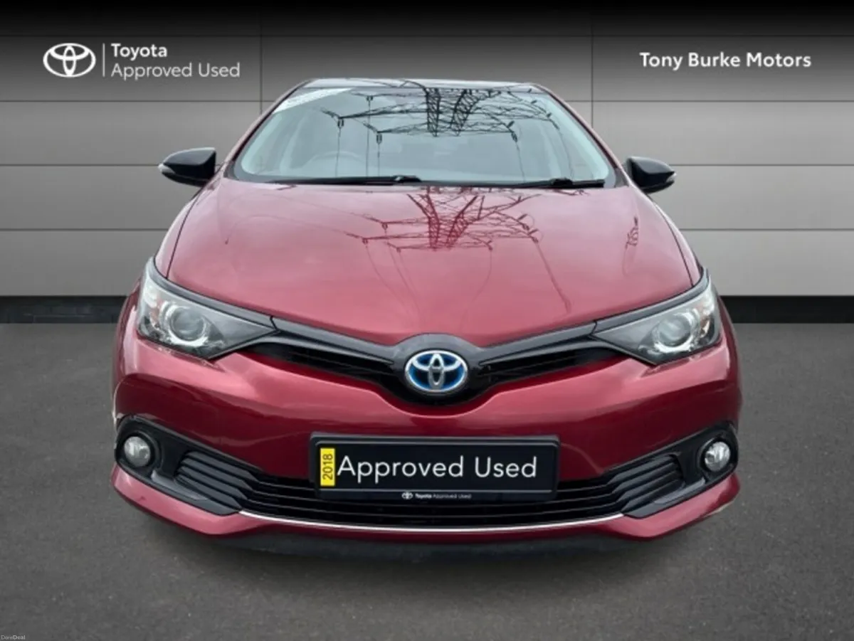 Toyota Auris Hatchback 5dr Hybrid - LunaSport Edit - Image 4