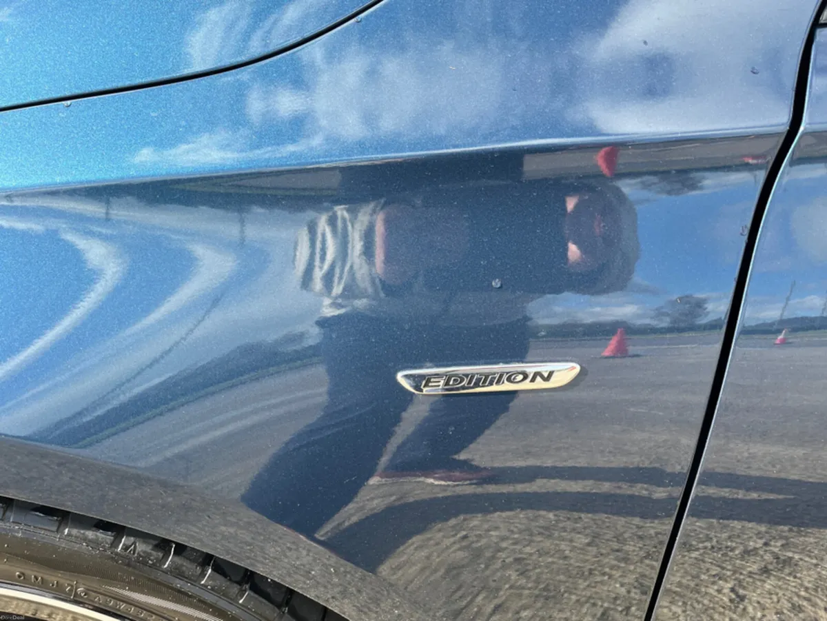 Mercedes-Benz A-Class A200 AMG LINE EXECUTIVE 5DR - Image 3