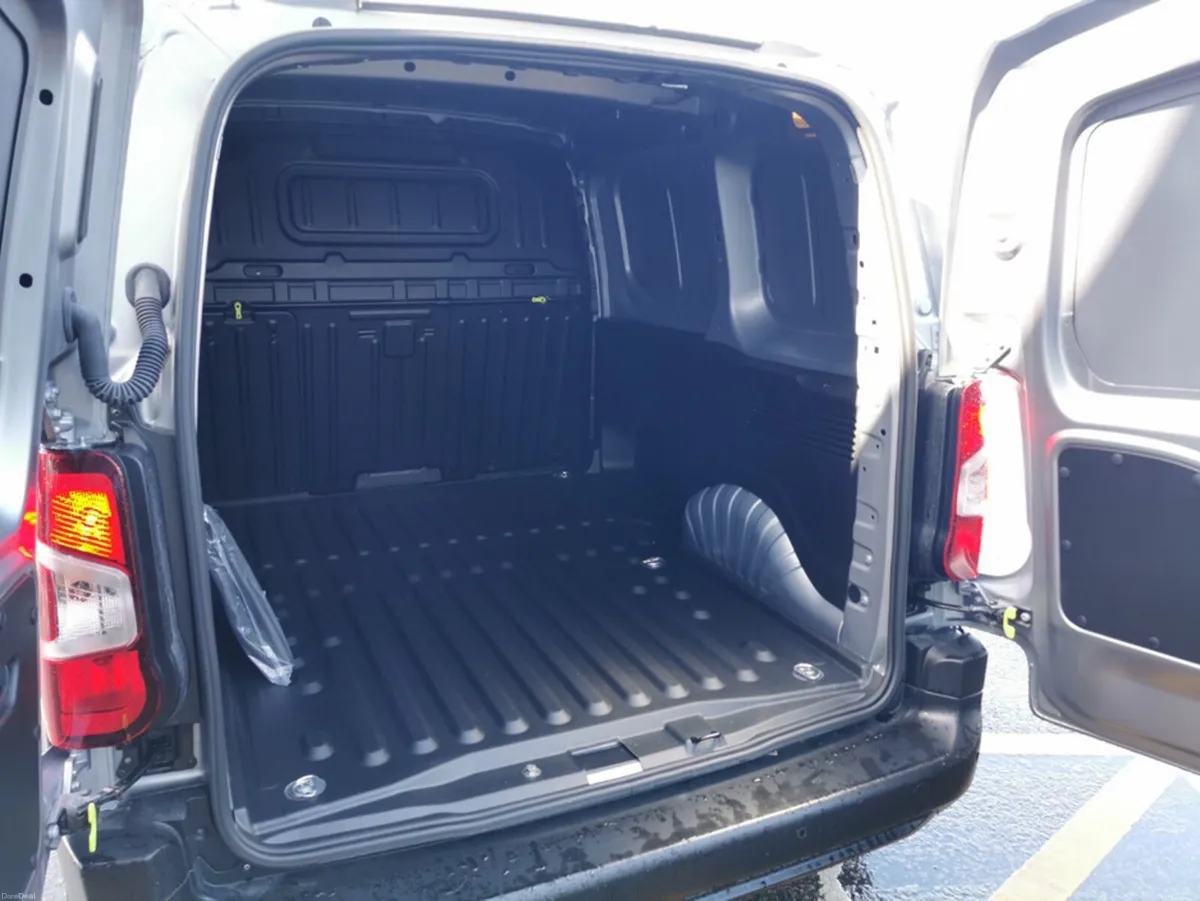 Citroen Berlingo LX PLUS BLUEHDI 100 MWB 650KG - Image 4