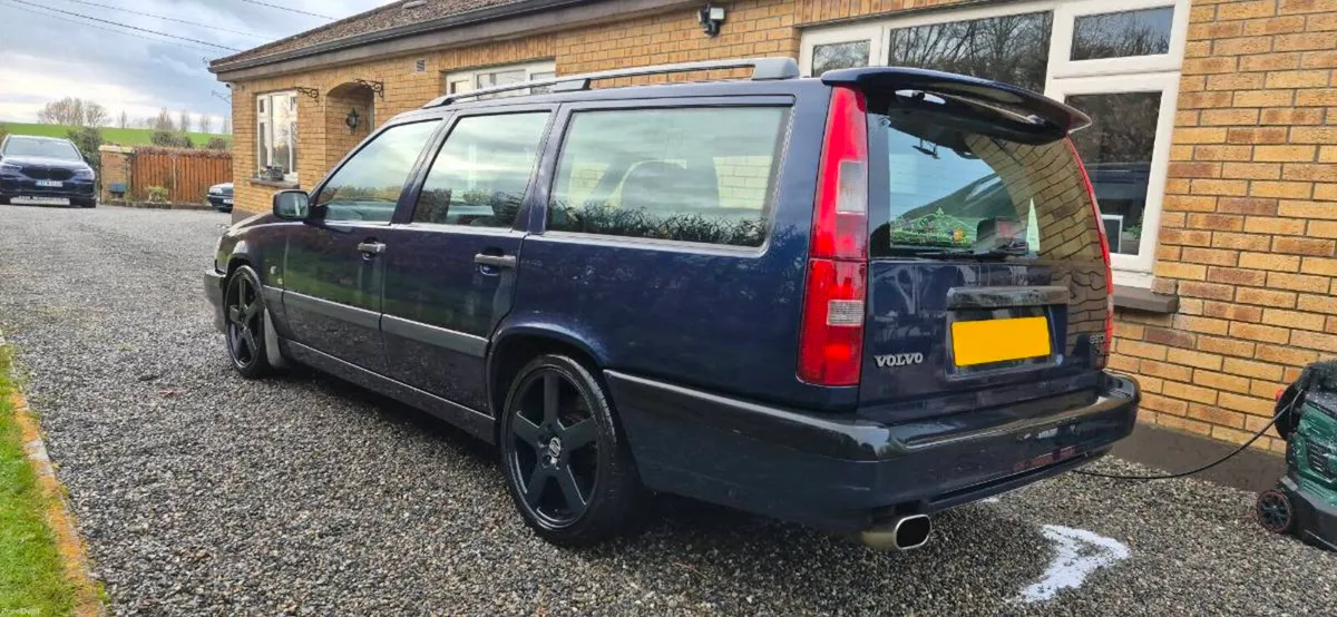 1996 Volvo 850 T-5 Manual Estate - Image 1