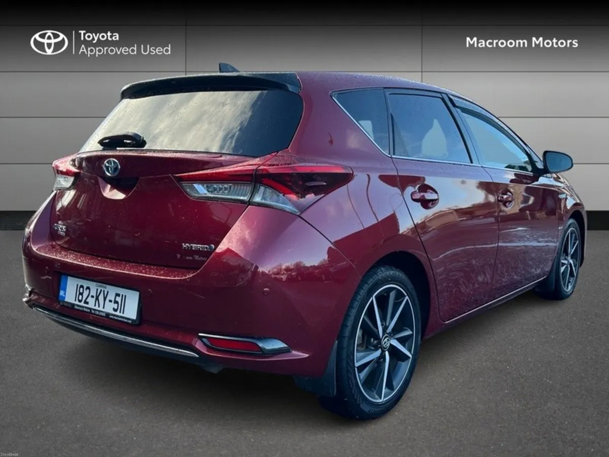 Toyota Auris EASTER SALE!! AURIS HYBRID LUNA SPORT - Image 2