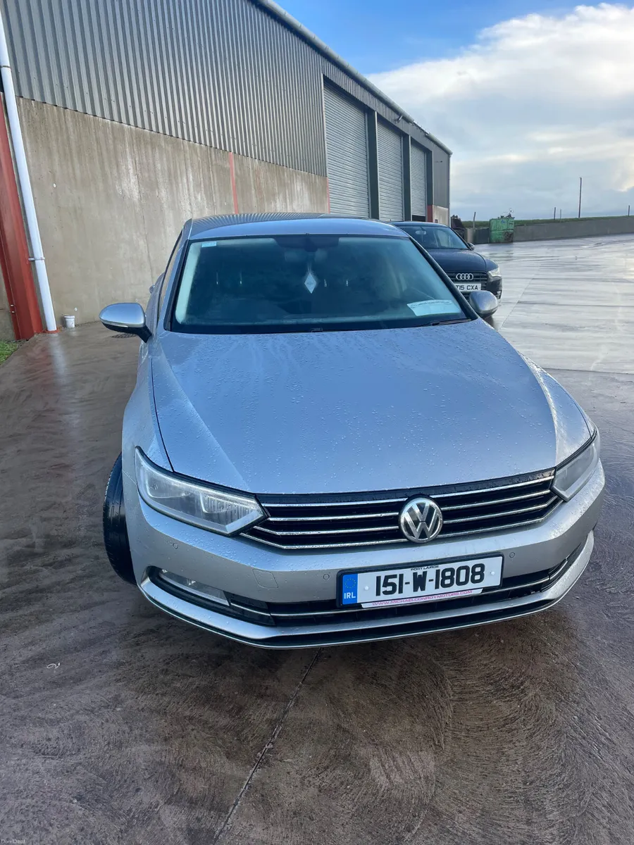 Volkswagen Passat 2015 - Image 2