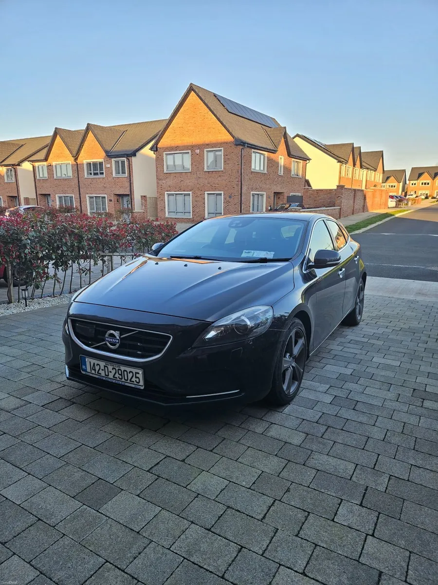 Volvo V40 2014 - Image 1
