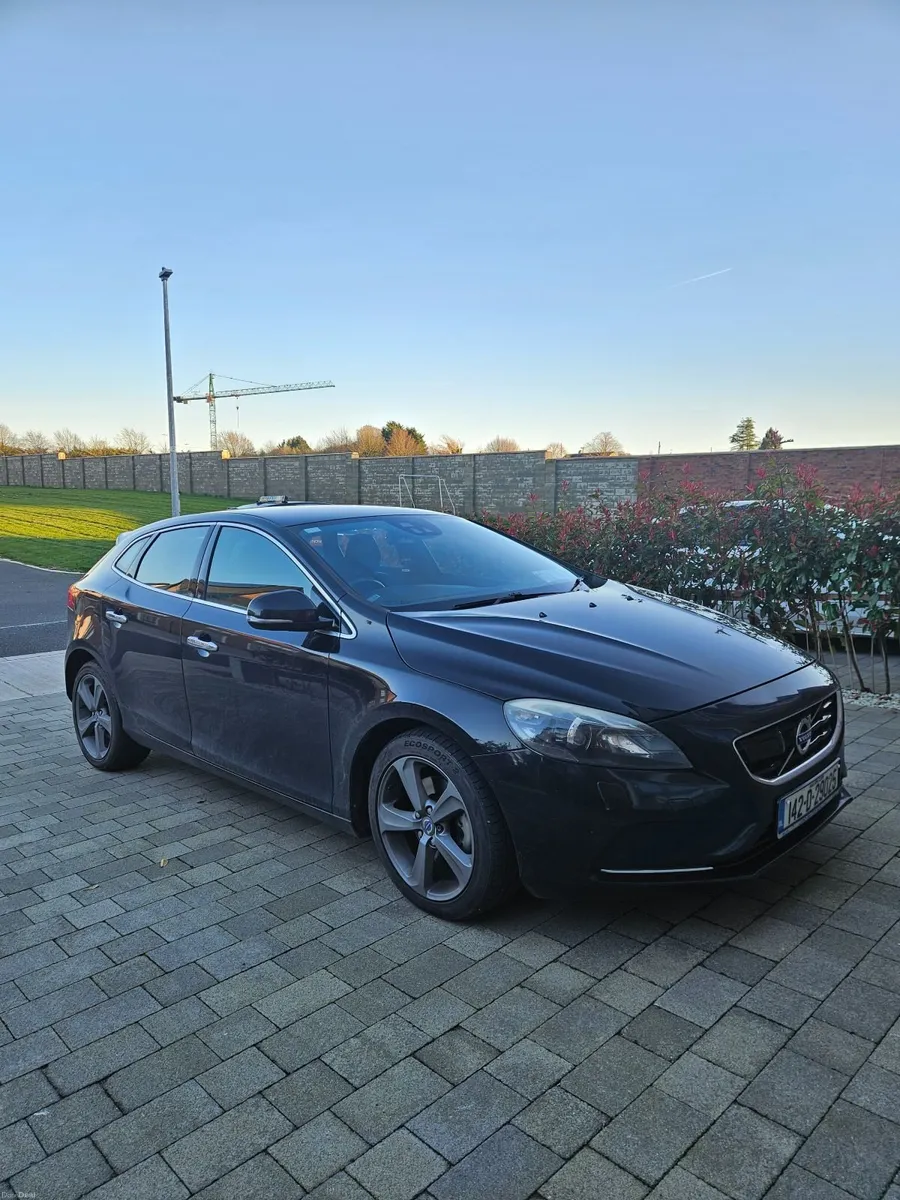 Volvo V40 2014 - Image 2