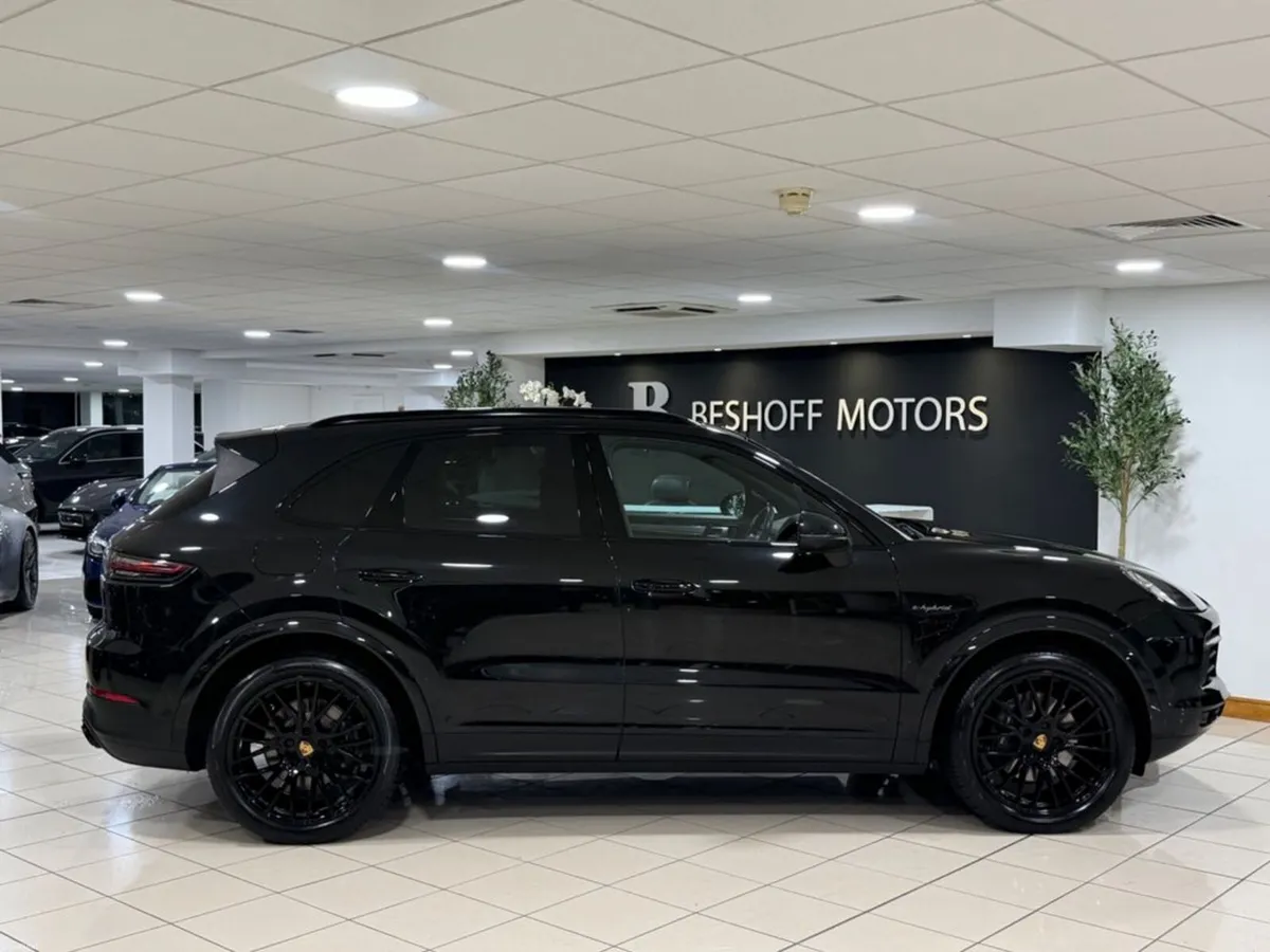 Porsche Cayenne E-HYBRID PLATNIUM EDITION=LOW MILE - Image 2