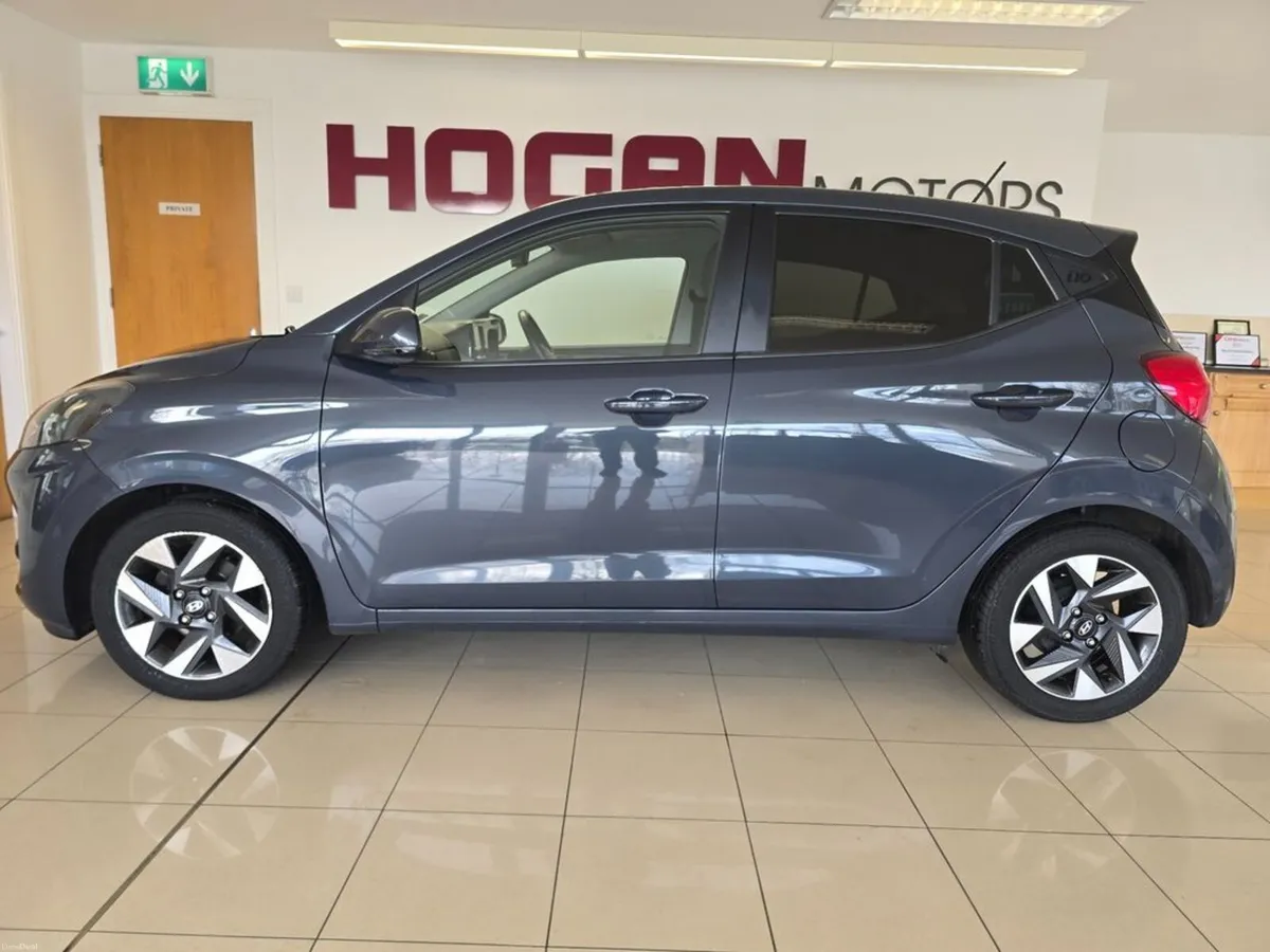 Hyundai i10 Deluxe Plus 5DR * Best Spec * - Image 4