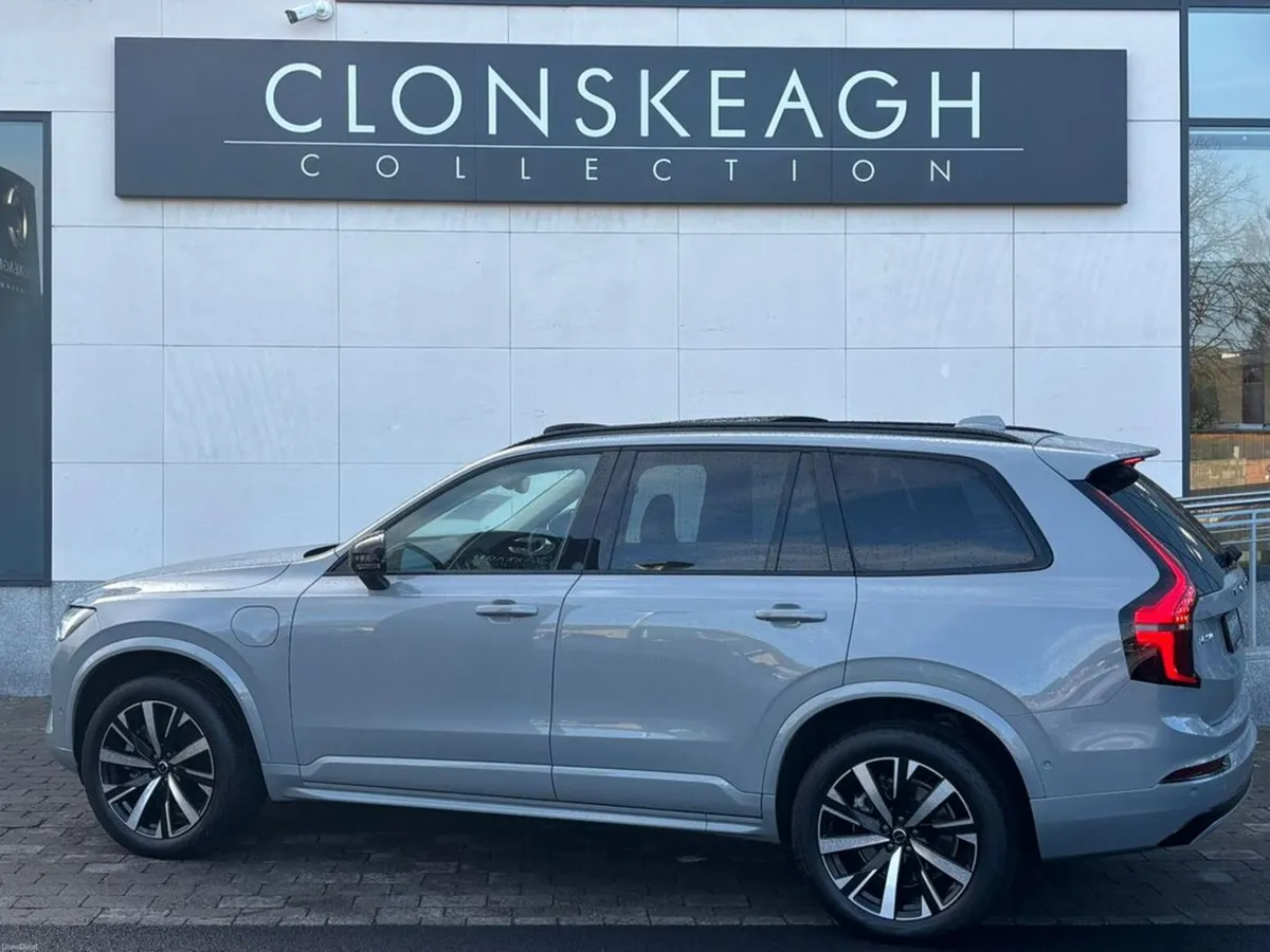 Volvo XC90 T8 DARK PLUS, PAN ROOF, 21INCH ALLOYS - Image 3