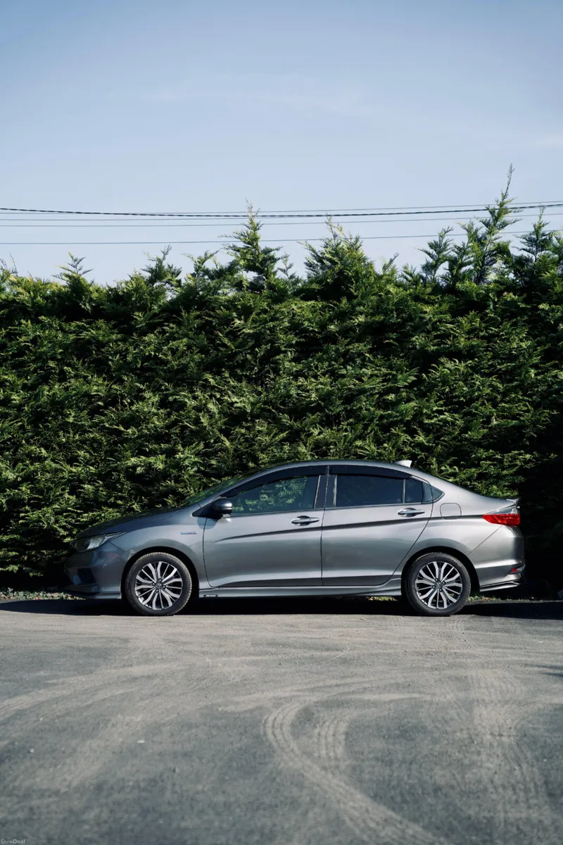 🌟 Honda Grace 1.5 Hybrid 2019 🌟 - Image 2