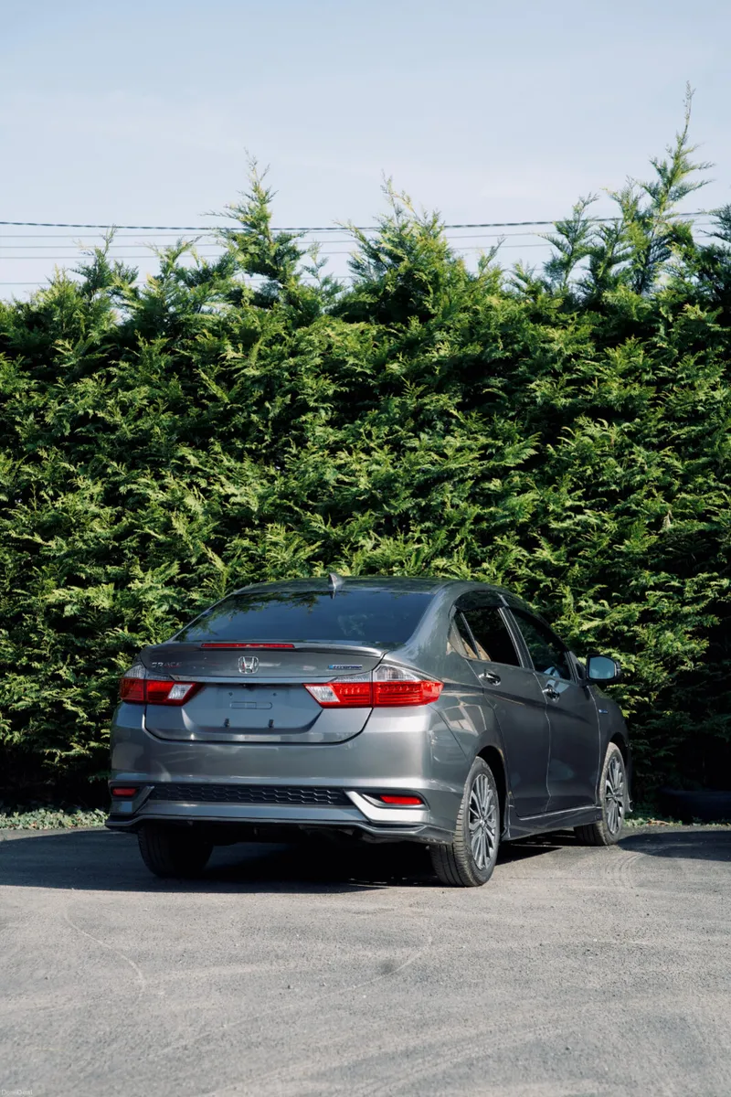 🌟 Honda Grace 1.5 Hybrid 2019 🌟 - Image 4