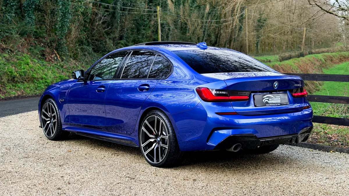 2022 (221) BMW 330e M Sport Pro Pack *SUNROOF - Image 4