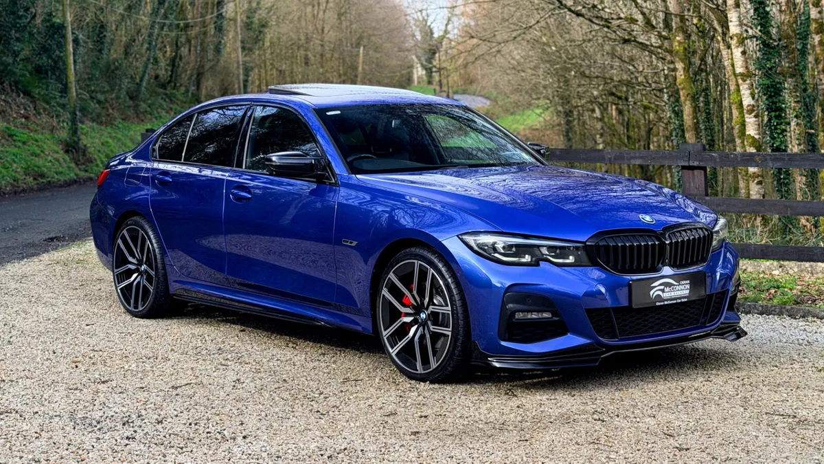 2022 (221) BMW 330e M Sport Pro Pack *SUNROOF - Image 1