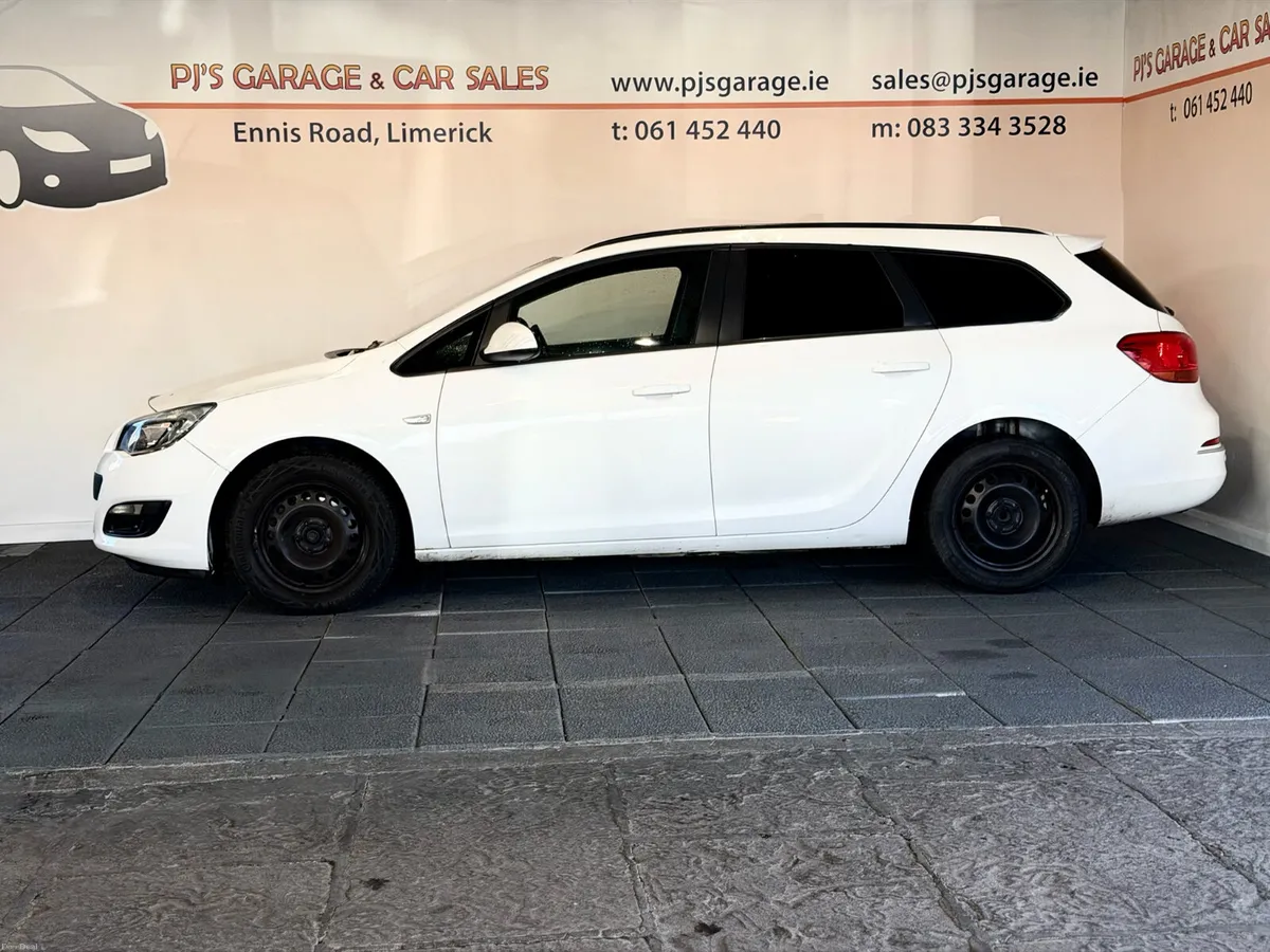 Opel Astra 2012, Trade Sale - Image 4
