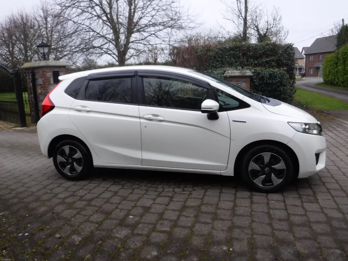 Honda Fit 1.5 AUTO HYBRID L-SPEC NCT 3/28 - Image 2