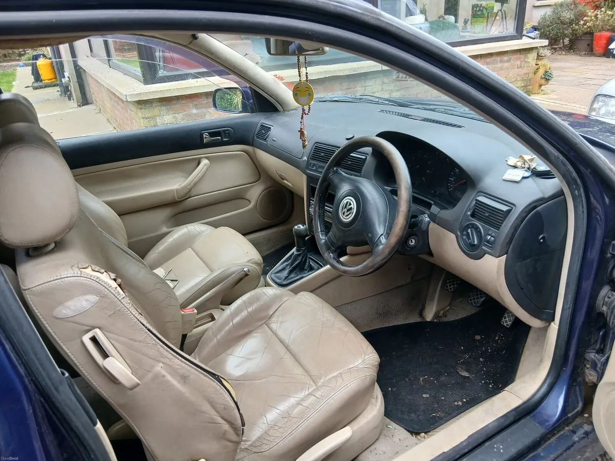 Volkswagen Golf 2001 - Image 3