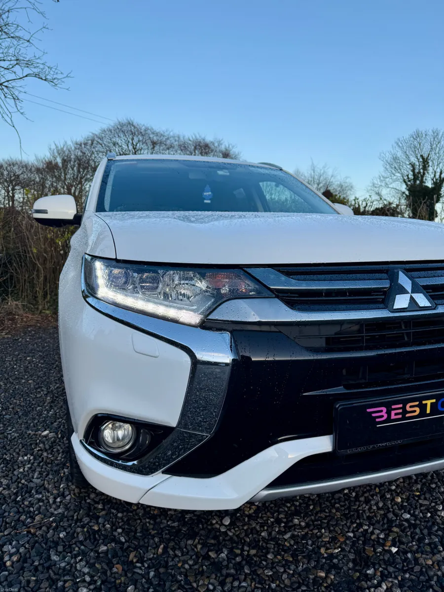 2015 Mitsubishi Outlander PHEV 2.0 MIVEC 4WD Auto - Image 3
