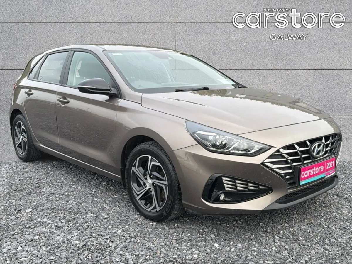 Hyundai i30 Diesel Deluxe - Image 1