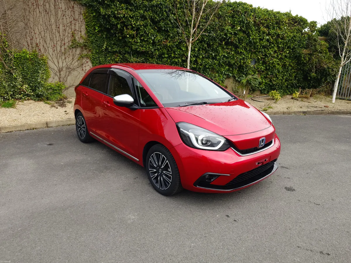 Honda Fit e:HEV  Lux Honda Sensing - Image 3