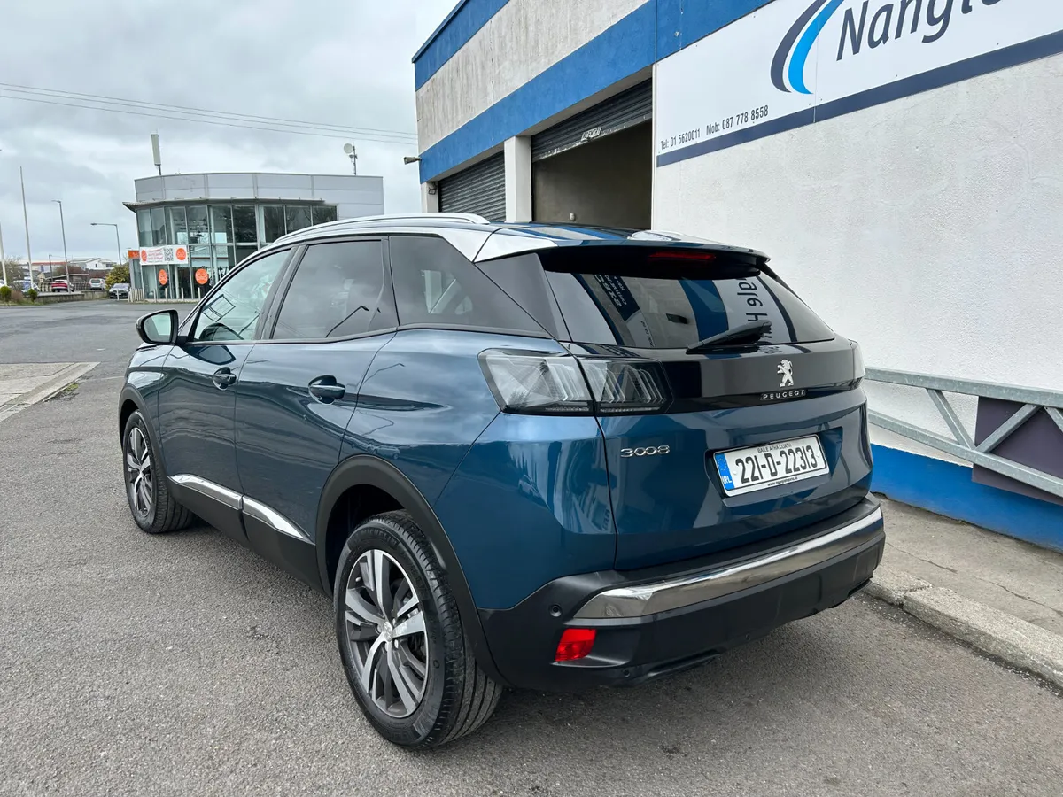 Peugeot 3008 AUTOMATIC. LOW KMS. - Image 3