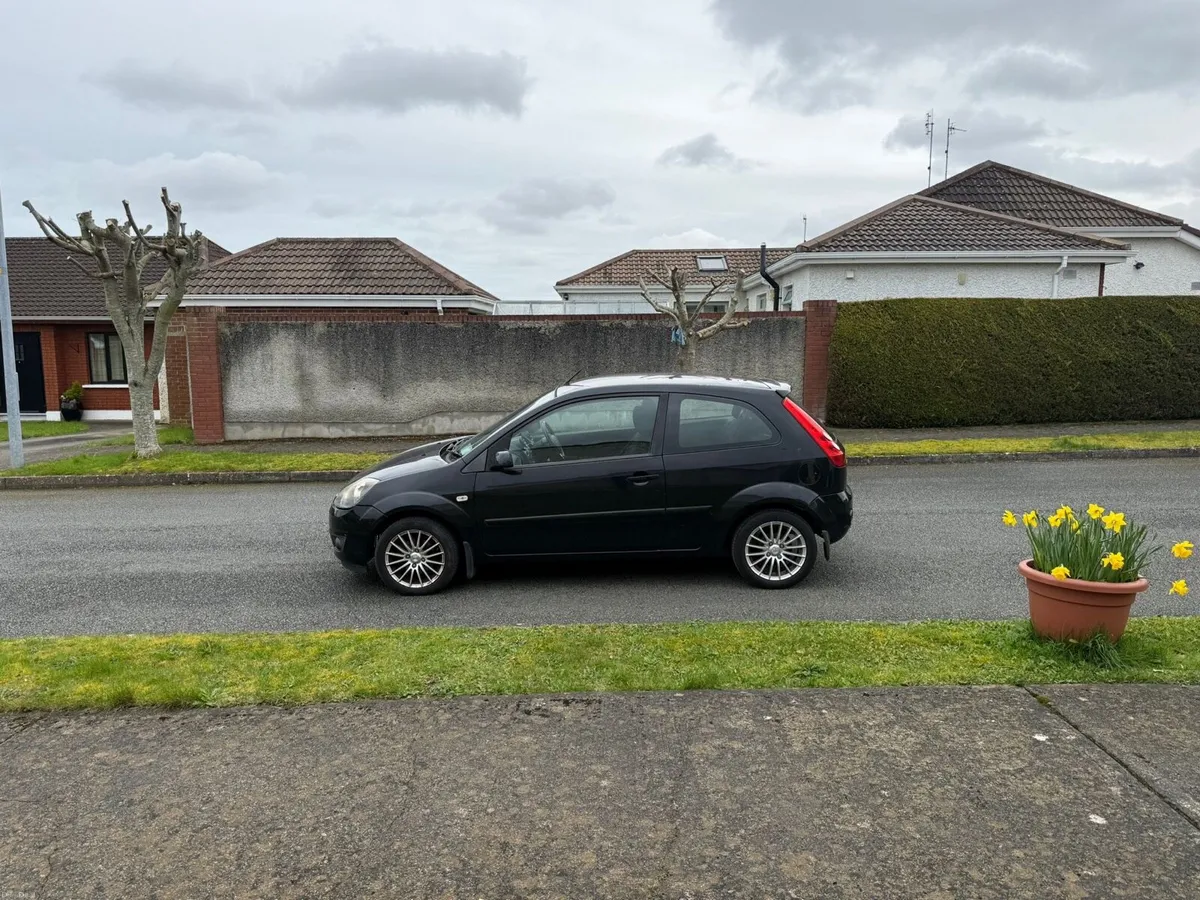 FORD FIESTA 1.25 16V ZETEC  NCT&TAX - Image 3