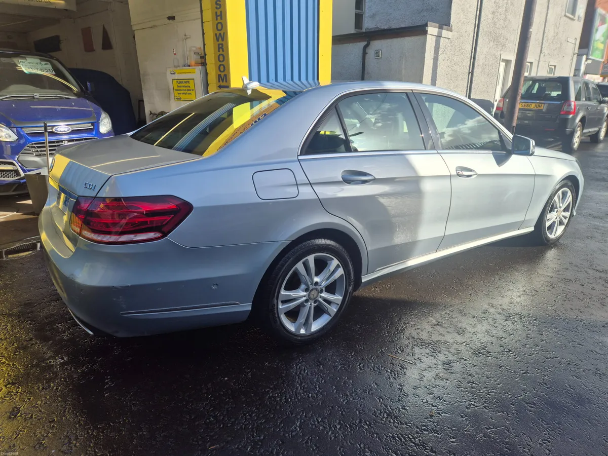 Mercedes-Benz E-Class 2013 - Image 3