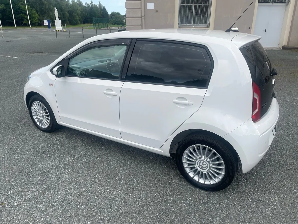 Volkswagen up Highline - Image 3