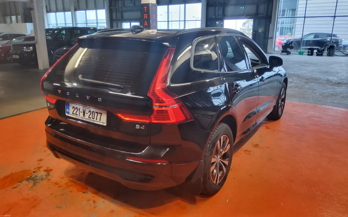 Volvo XC60 2022 - Image 4
