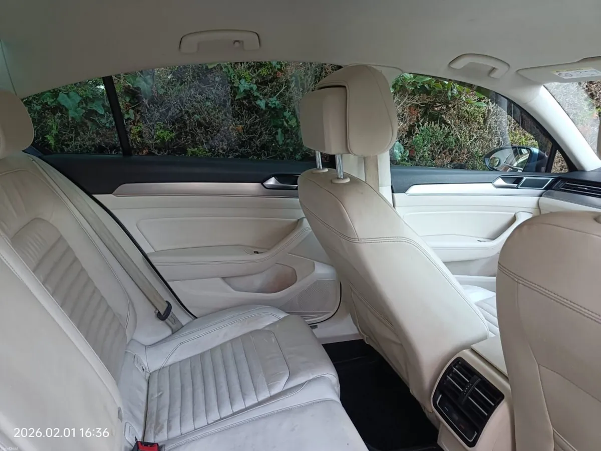 Volkswagen Passat 2015 - Image 4
