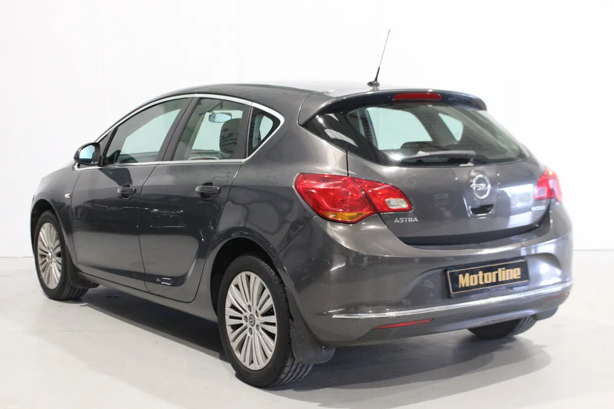 Opel Astra 2015 - Image 3