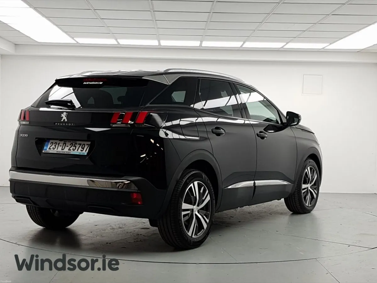Peugeot 3008 1.2 PureTech 130bhp Auto 6.4 Allure - Image 4
