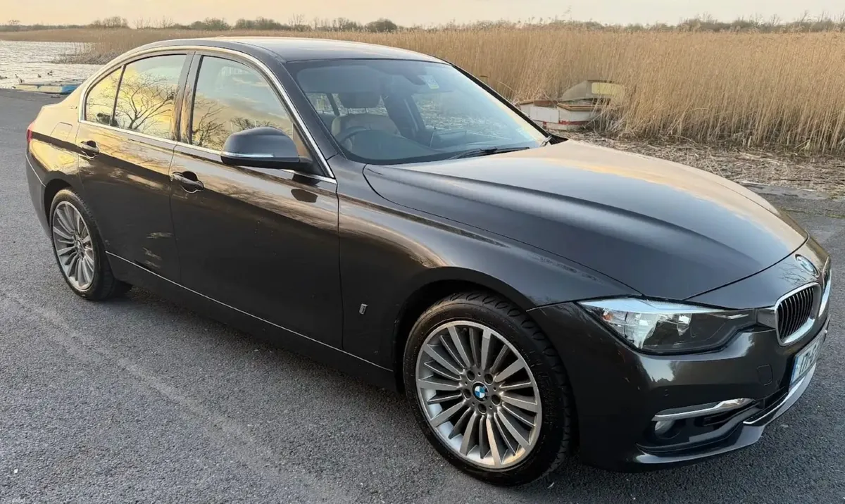 BMW 3 Series 330e Luxury Line - Image 2