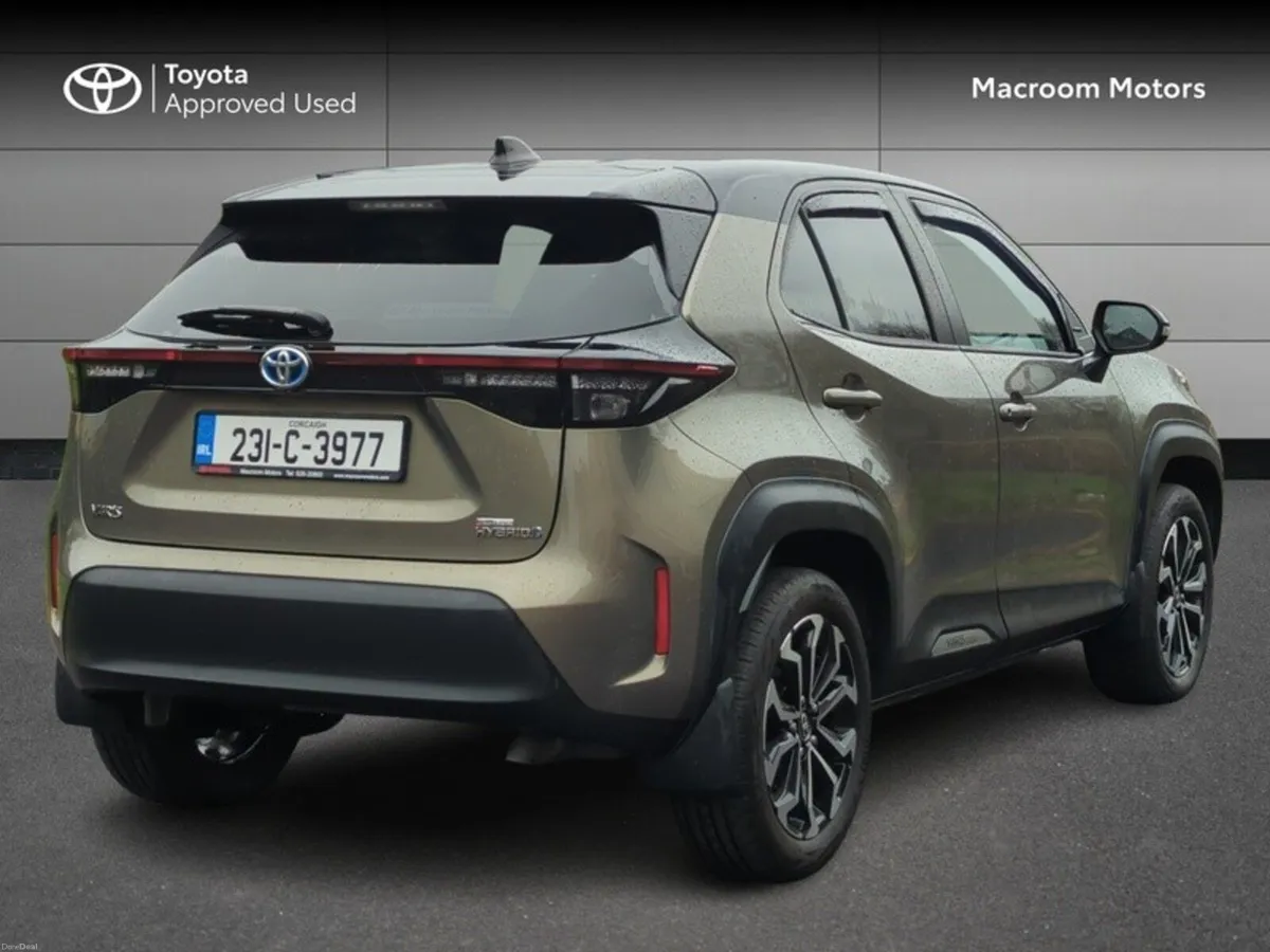 Toyota Yaris Cross EASTER SALE!! YARIS CROSS LUNA - Image 2