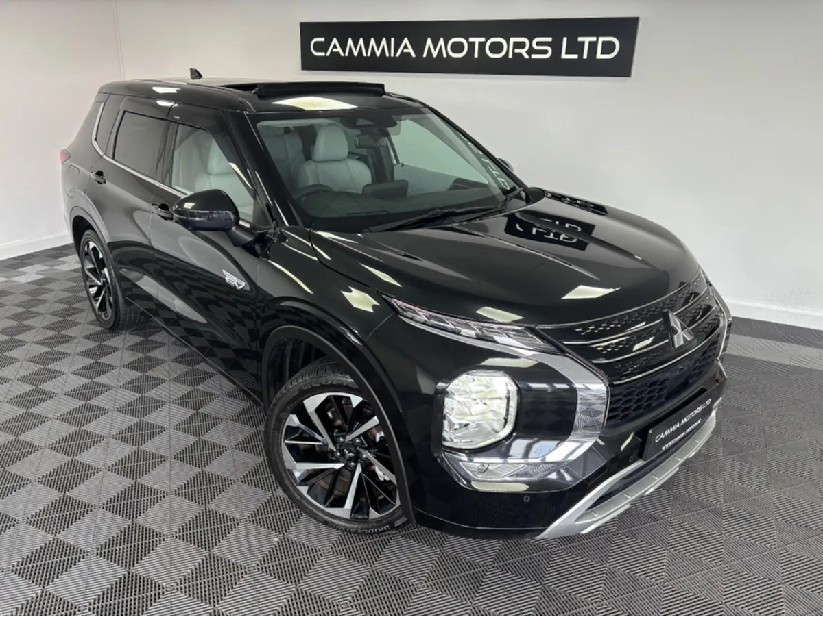 Mitsubishi Outlander MITSUBISHI OUTLANDER PHEV*PAN - Image 3