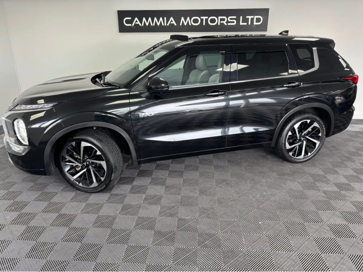 Mitsubishi Outlander MITSUBISHI OUTLANDER PHEV*PAN - Image 4