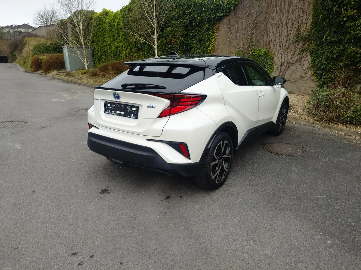 Toyota C-HR Hybrid G - Image 4