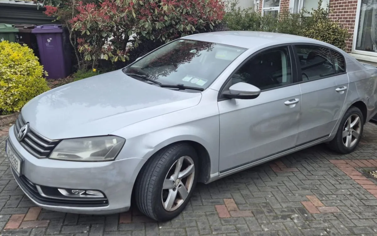 Volkswagen Passat 2011 - Image 4