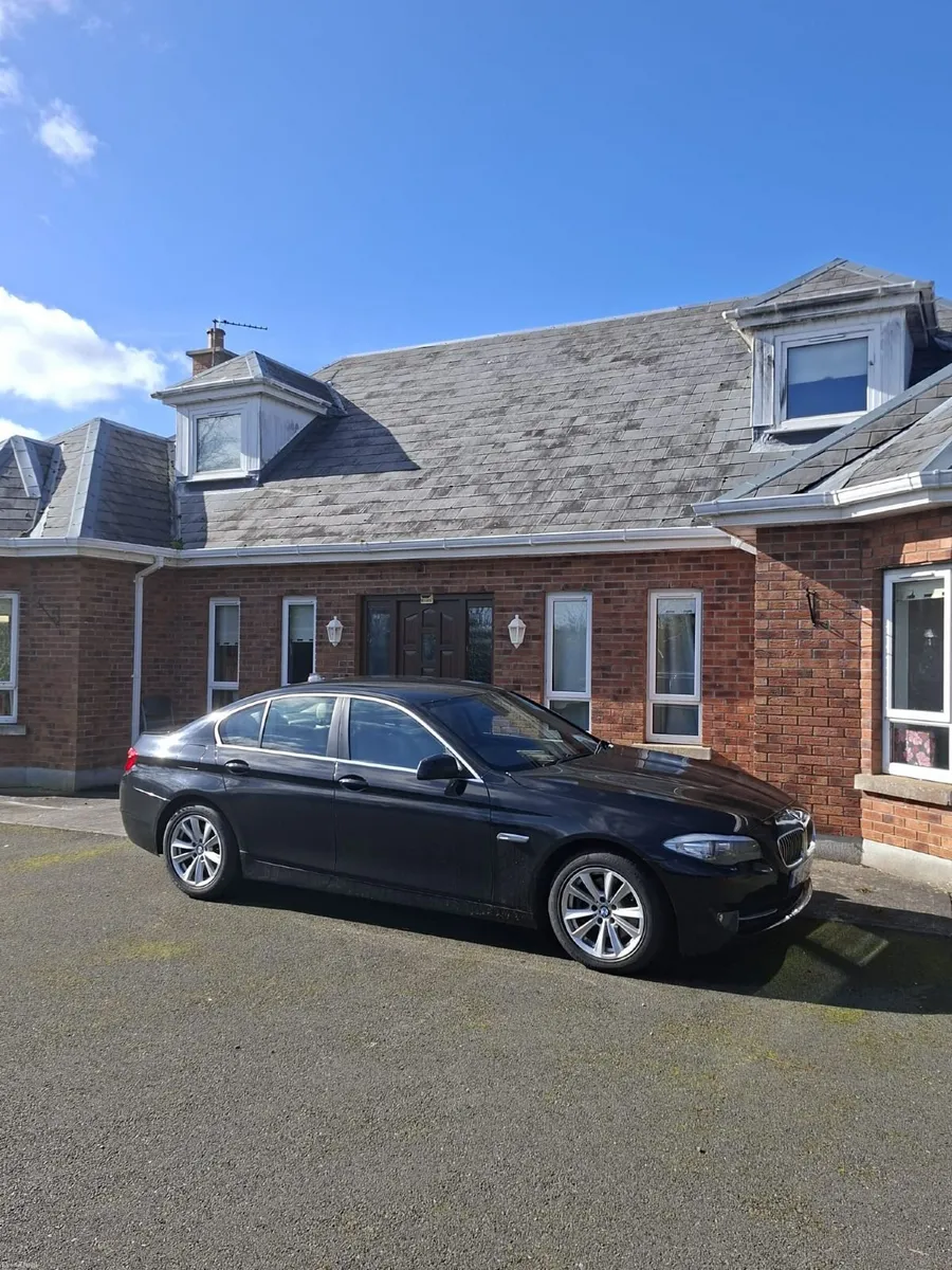 BMW 5-Series 2010 - Image 1