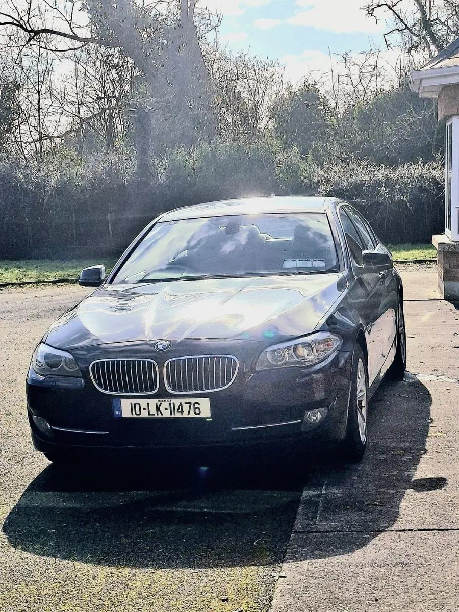 BMW 5-Series 2010 - Image 2
