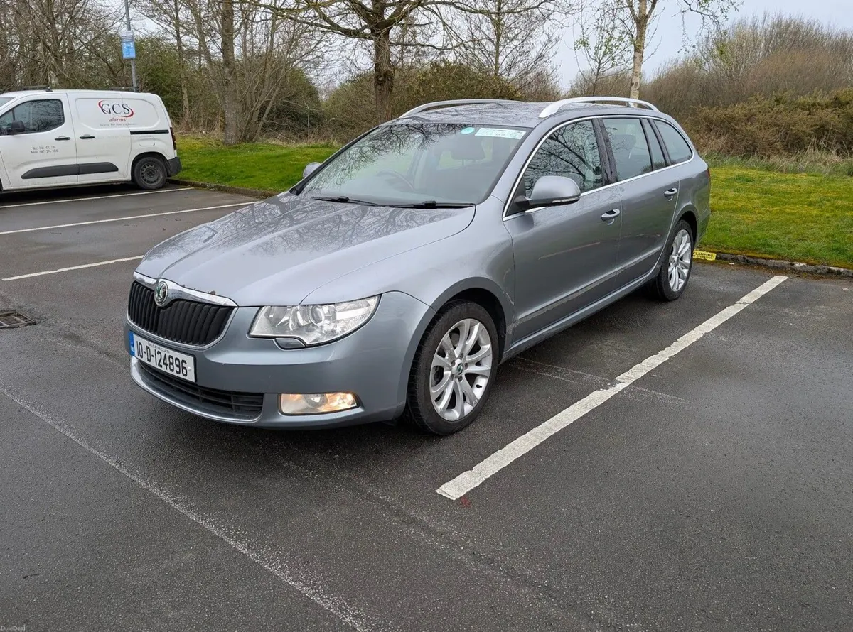 Skoda Superb 2010 - Image 1
