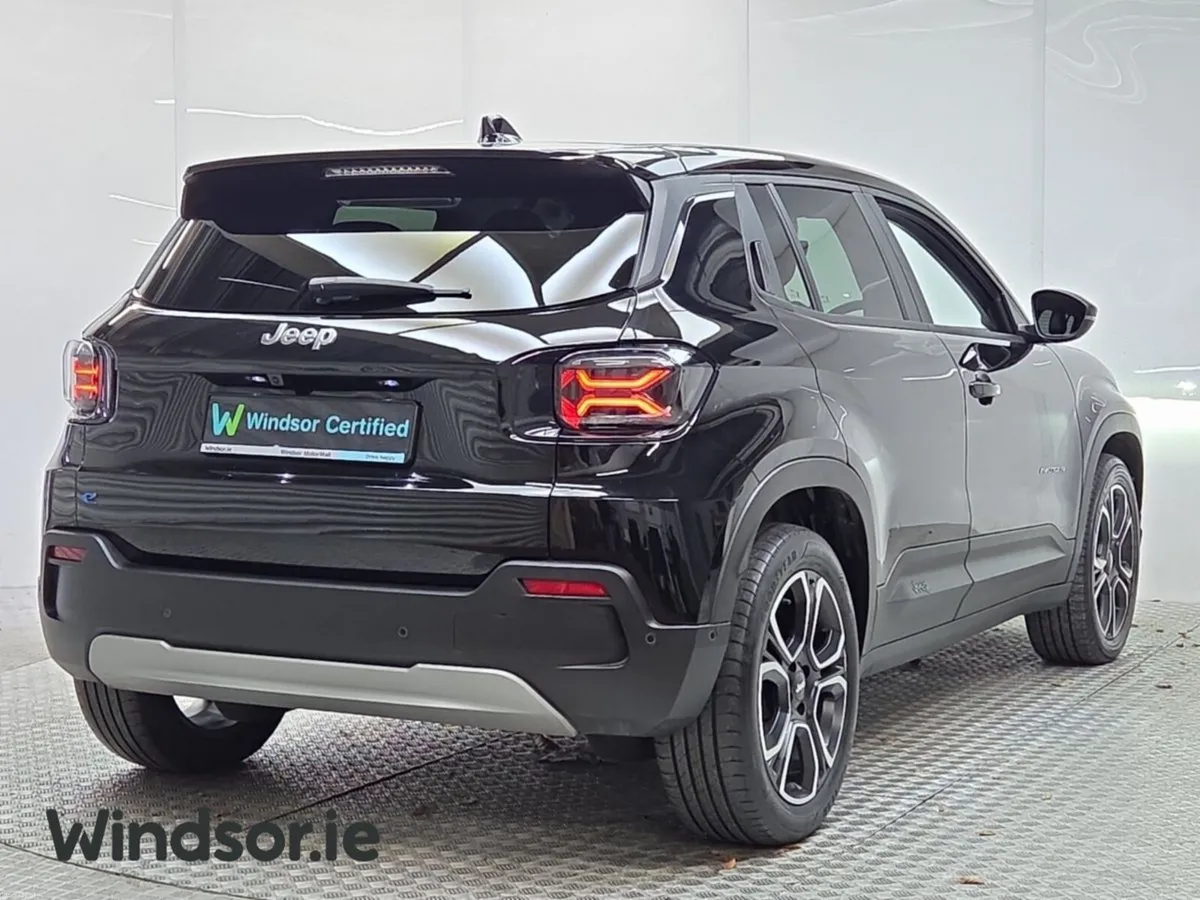 Jeep Avenger Summit 54kWh EV - Image 3