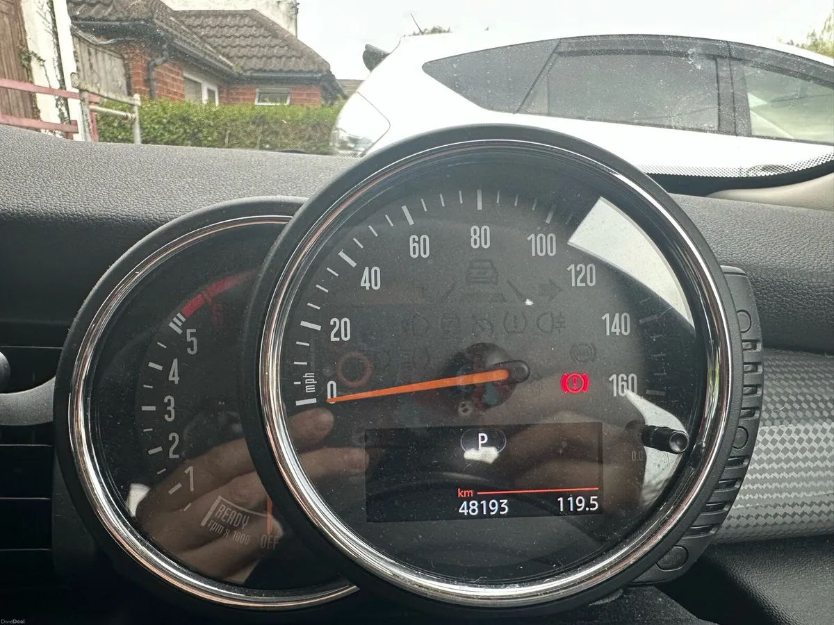 171 Mini, 5 doors, low miles - Image 3